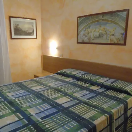Arno Hotel