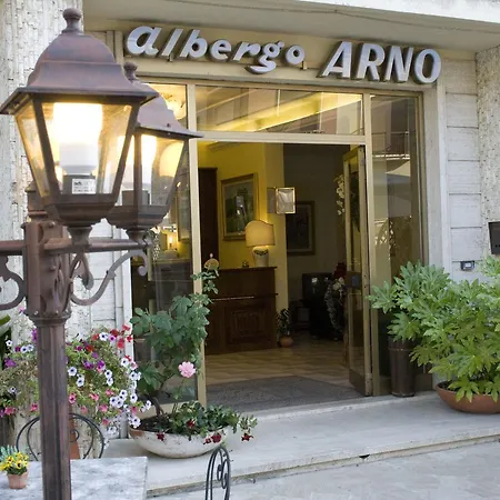 Arno Hotel 3*