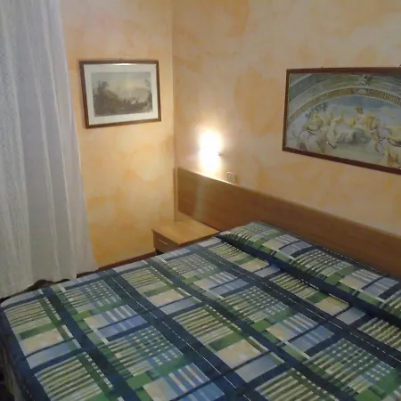 Hotel Arno 3*